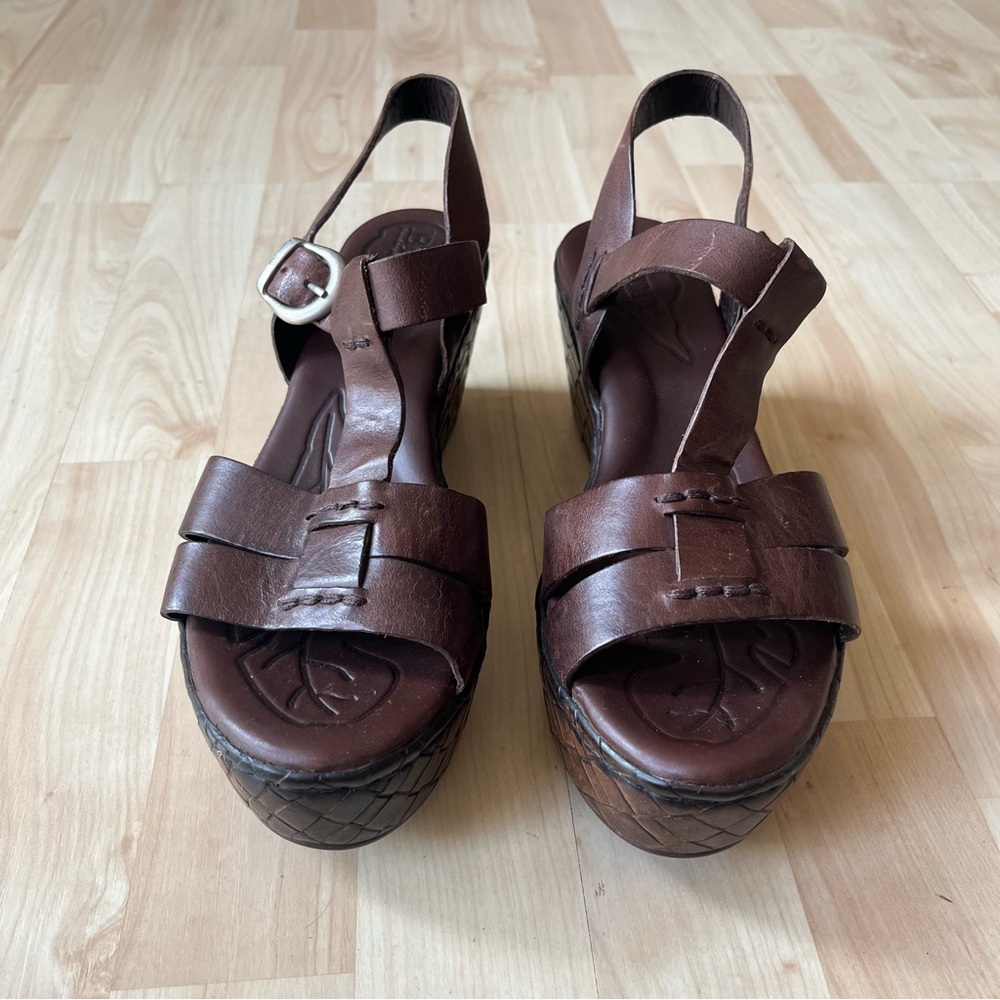 Born Platform Wedge Comfort Sandal Brown Weaved Design Size 9